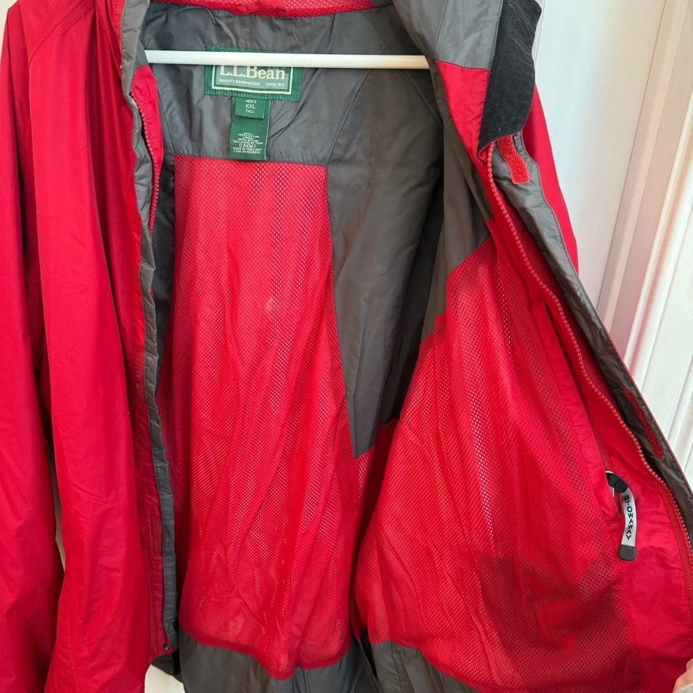 L.L. Bean Men's Red Raincoat - Picture 6 of 6